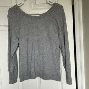 Victoria’s Secret scoop neck open back LS knit shirt Size M